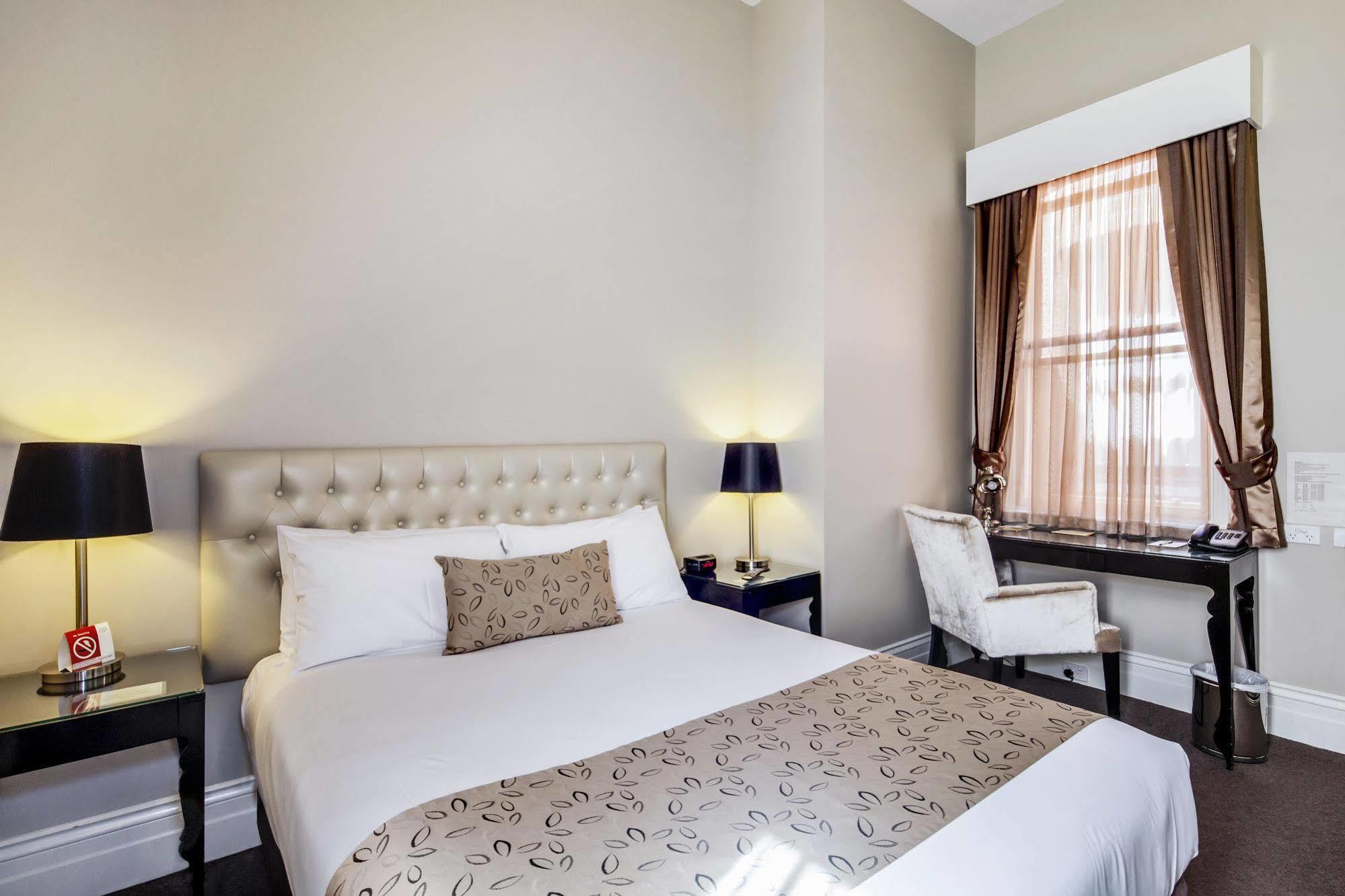 Quality Inn The George Hotel Ballarat Exterior photo